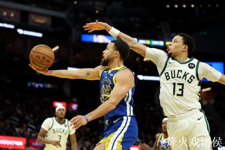 库里31+7+7力压字母哥34+10+5 勇士险胜雄鹿 库里31+7+7力压字母哥34+10+5 勇士险胜雄鹿