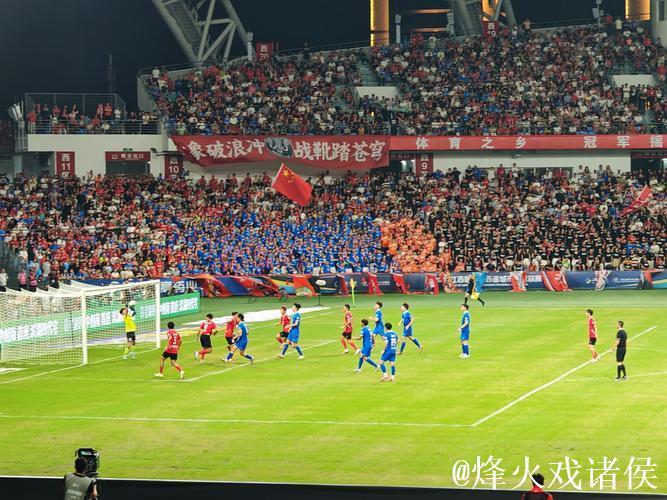 “苏超”淘汰赛 南通队5:0大胜对手挺进四强 “苏超”淘汰赛 南通队5:0大胜对手挺进四强